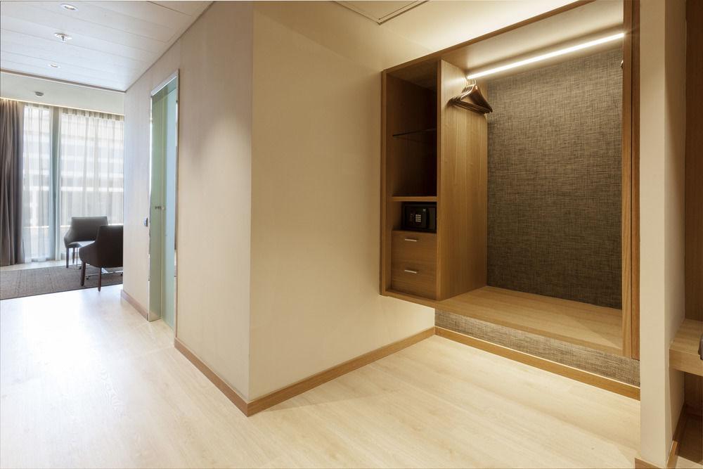 Ac Hotel Diagonal L'Illa By Marriott Barcelona Exterior photo