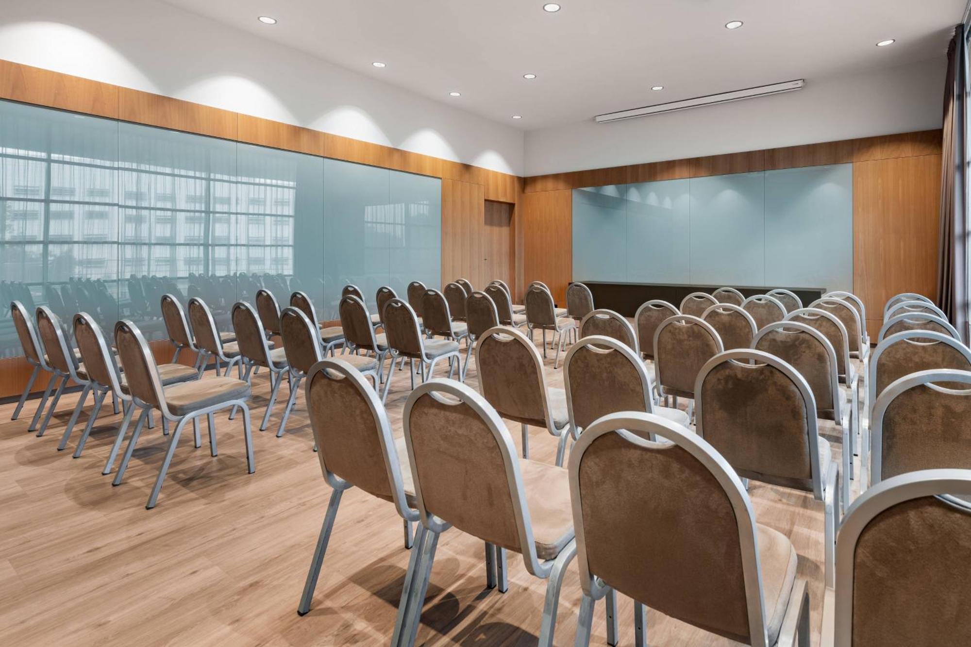 Ac Hotel Diagonal L'Illa By Marriott Barcelona Exterior photo