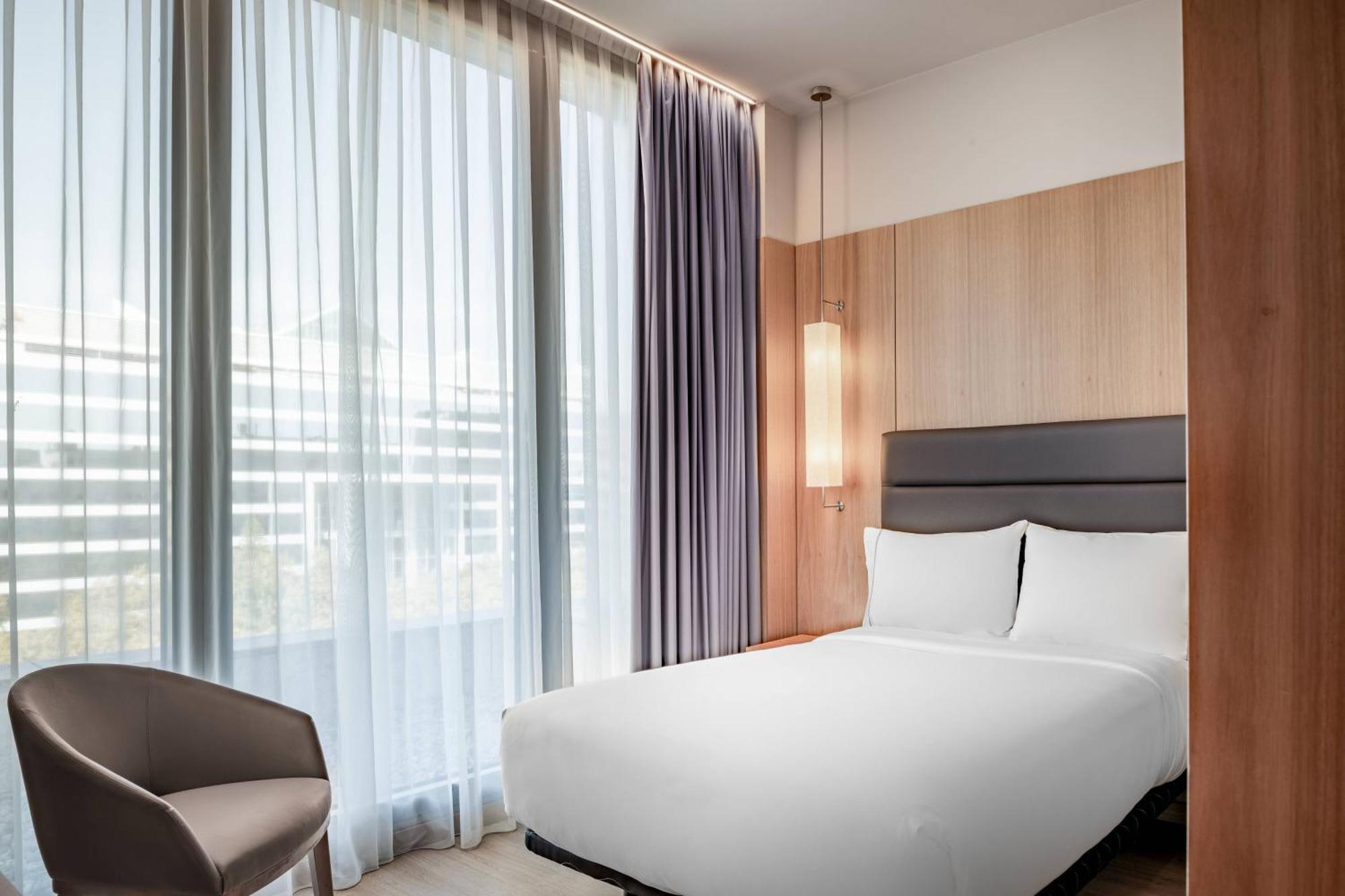 Ac Hotel Diagonal L'Illa By Marriott Barcelona Exterior photo