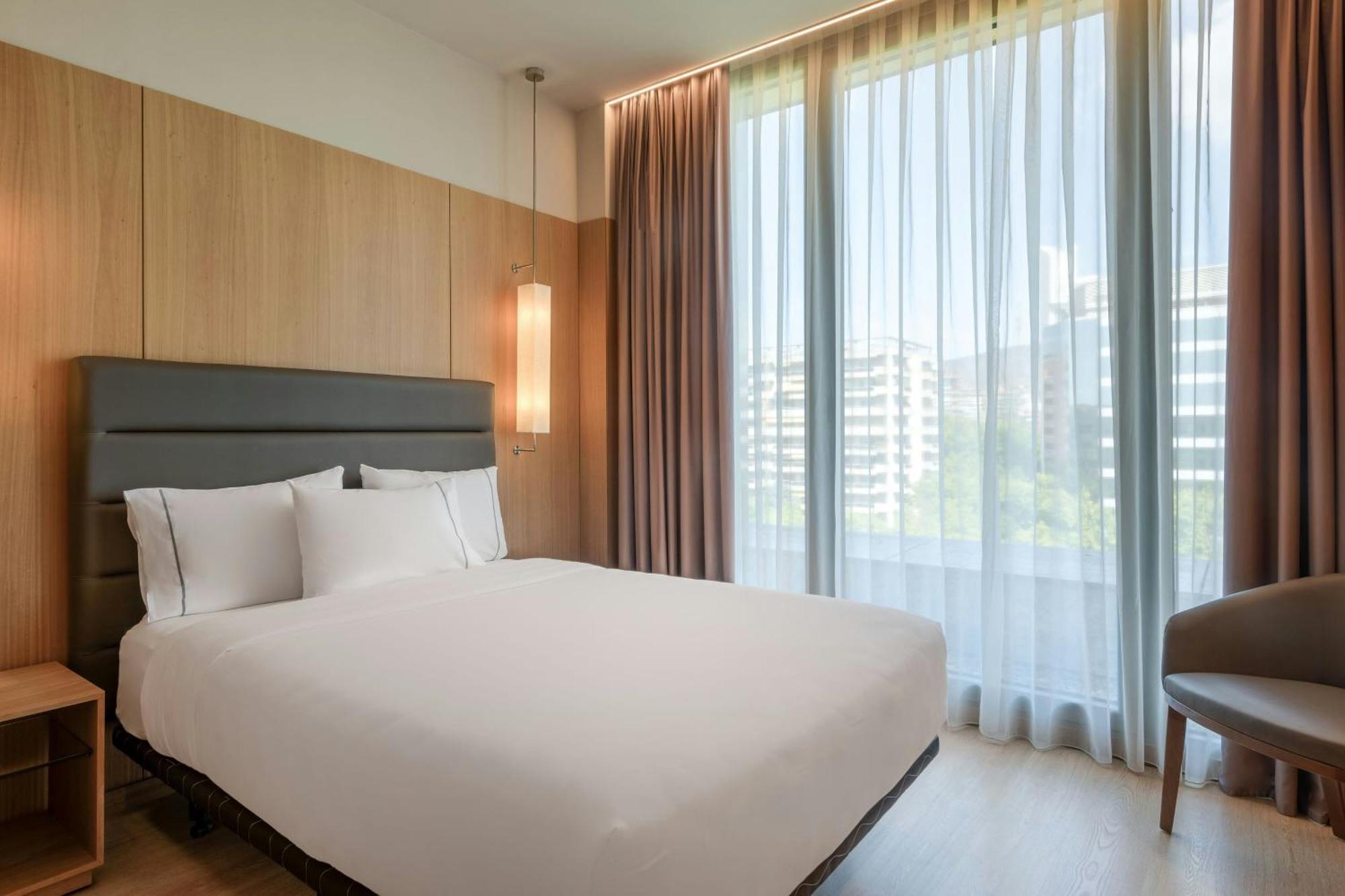 Ac Hotel Diagonal L'Illa By Marriott Barcelona Exterior photo
