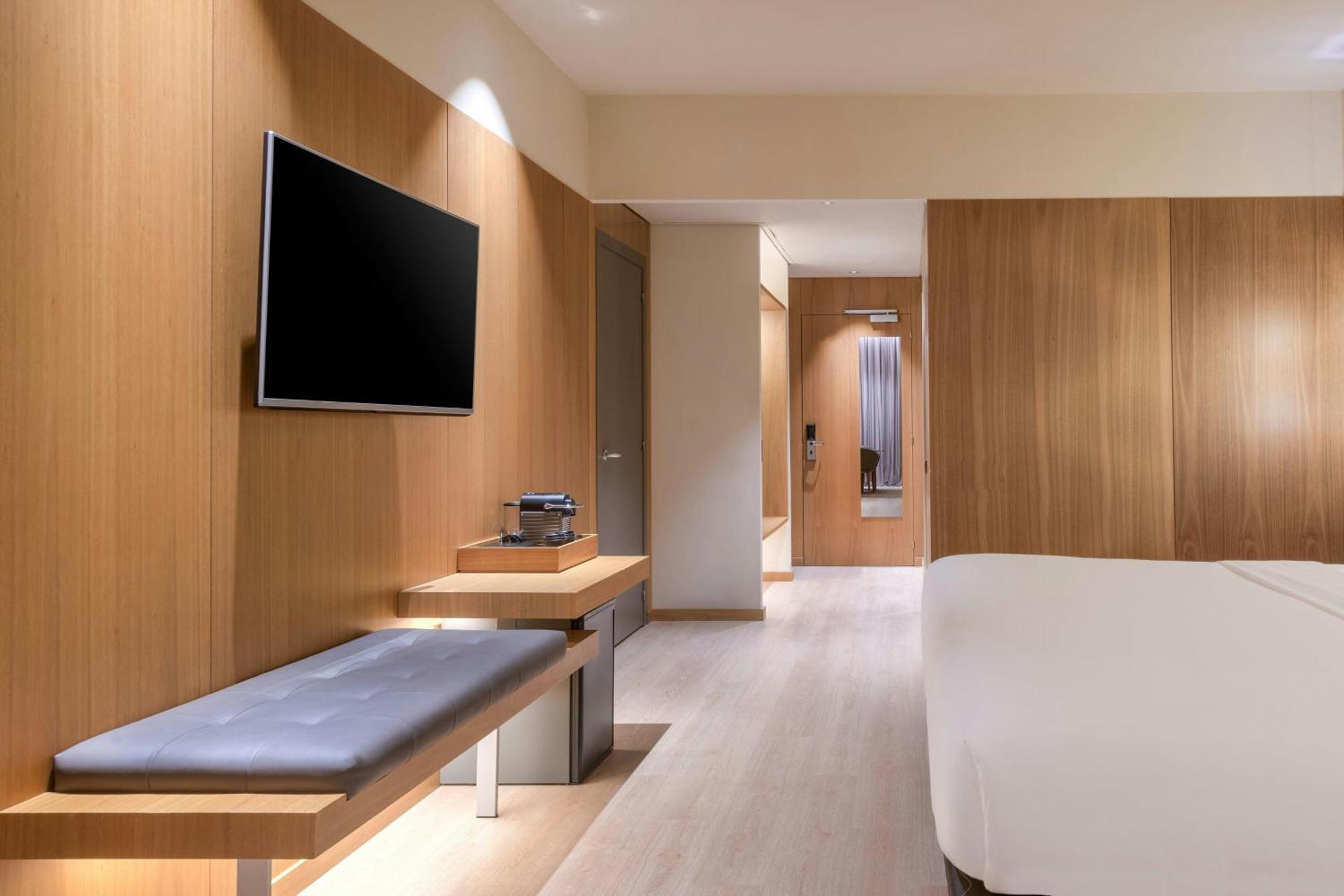 Ac Hotel Diagonal L'Illa By Marriott Barcelona Exterior photo