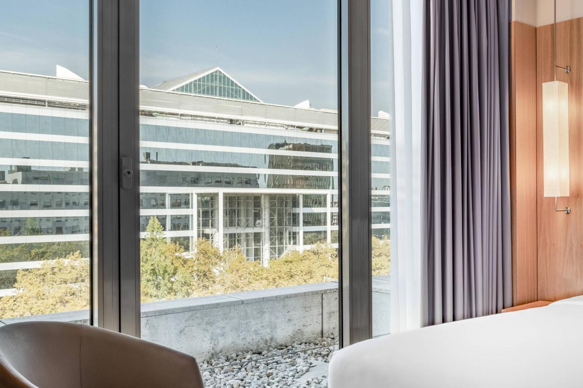 Ac Hotel Diagonal L'Illa By Marriott Barcelona Exterior photo