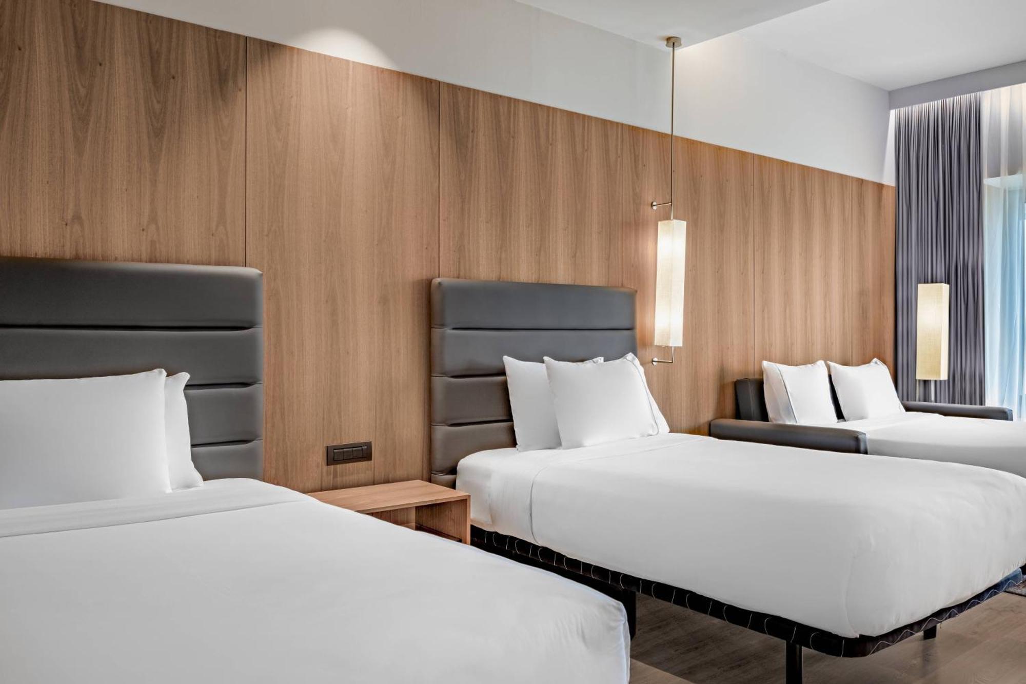 Ac Hotel Diagonal L'Illa By Marriott Barcelona Exterior photo