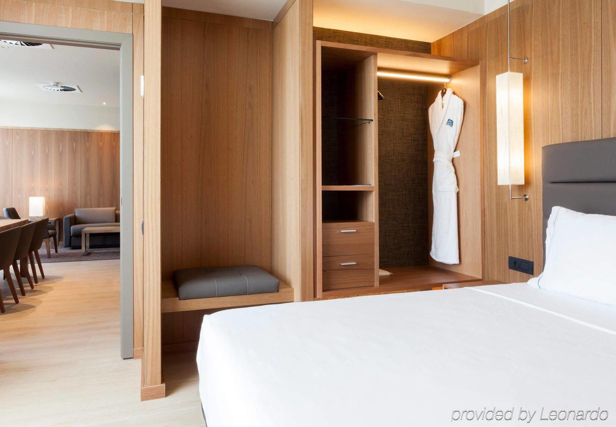 Ac Hotel Diagonal L'Illa By Marriott Barcelona Exterior photo