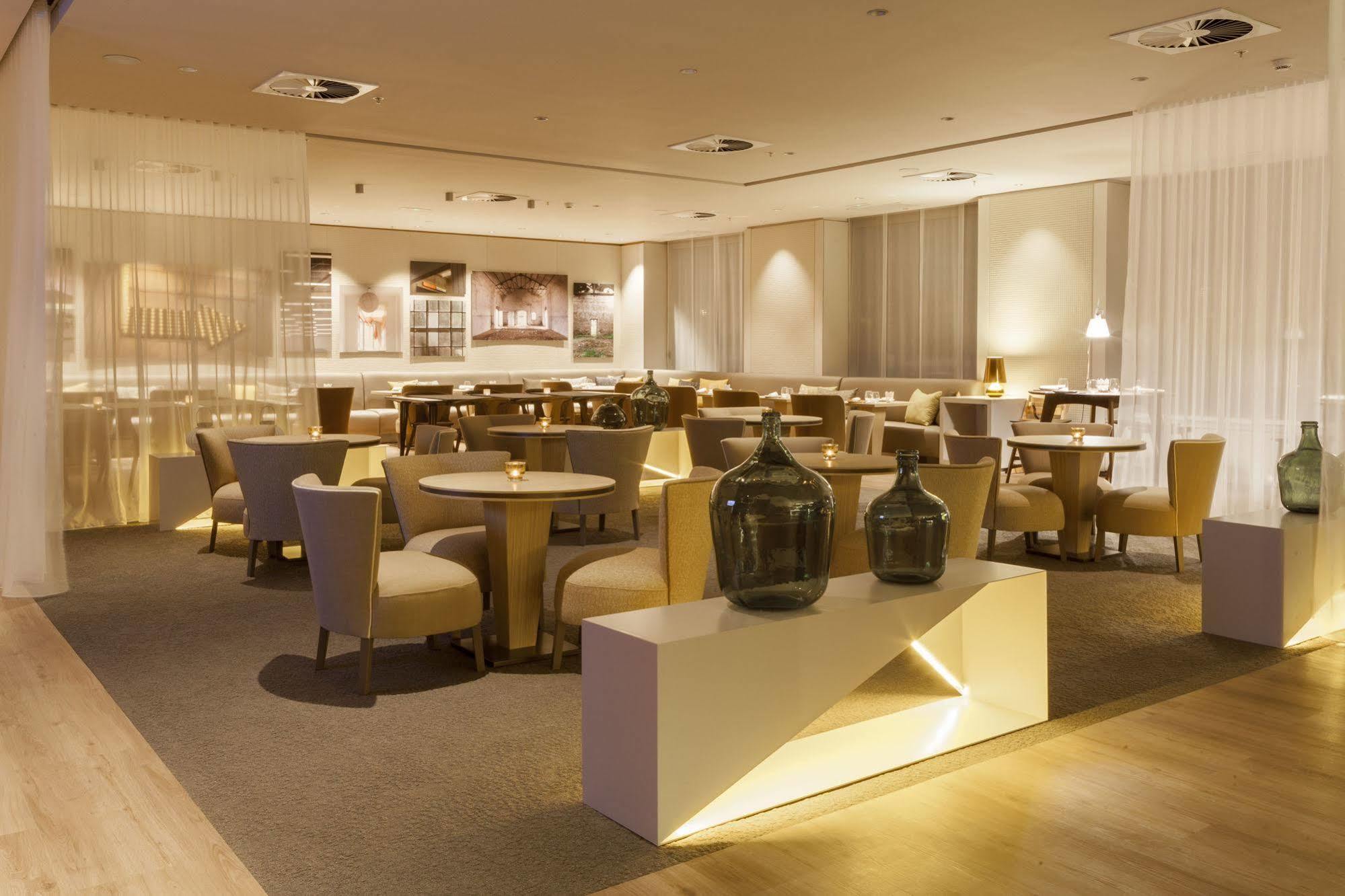 Ac Hotel Diagonal L'Illa By Marriott Barcelona Exterior photo